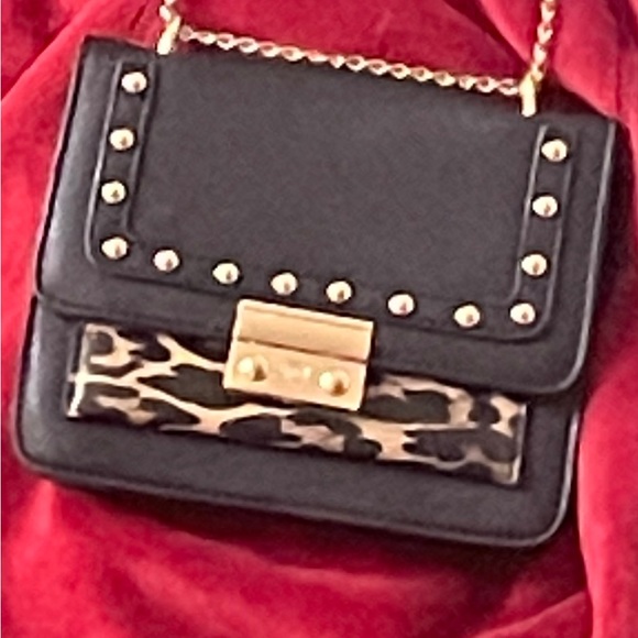 Handbag - Picture 3 of 8